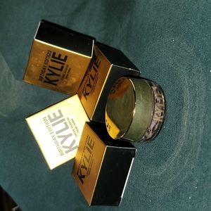 KYLIE rose gold creme shadow